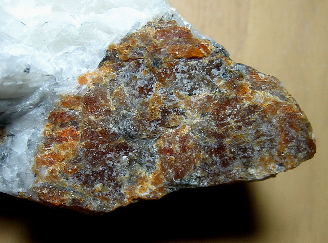 Камень, похожий на бриллиант. Аналоги бриллиантов: обзор, свойства камней, основные отличия