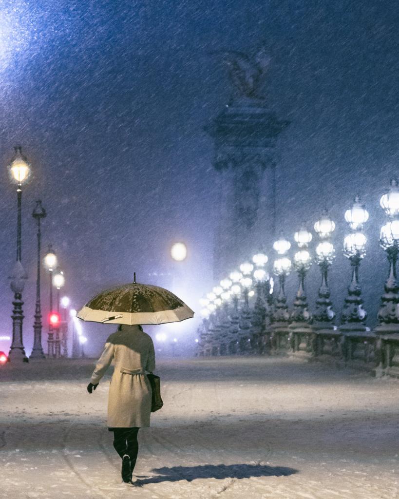 Снегопад в столице Франции