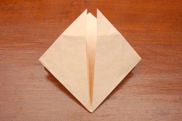 прямоугольный параллелепипед из бумаги