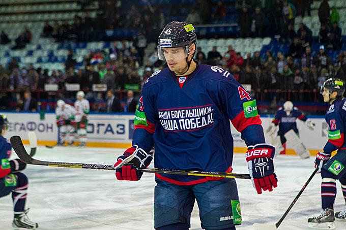 Александр Кутузов хоккеист