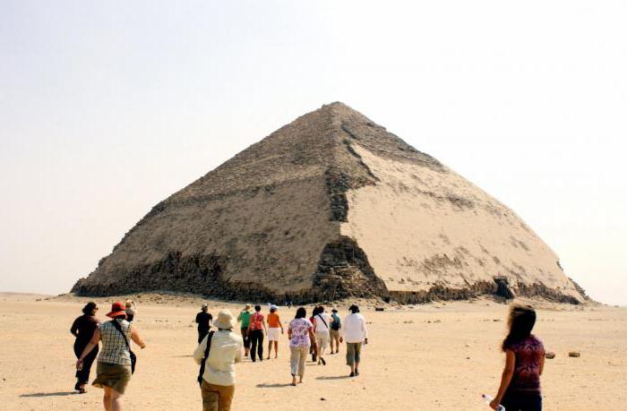  ломаная пирамида в египте