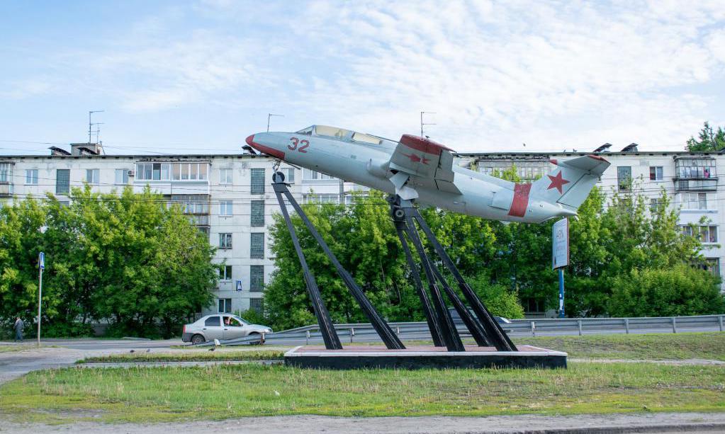 Памятник «Самолет»