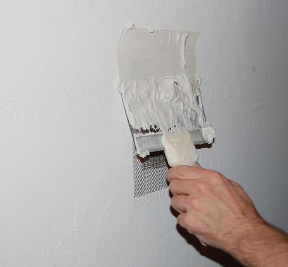  шпаклевать стены под обои: пошаговая инструкция