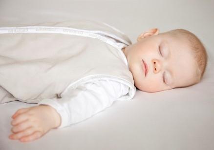 сколько должен спать ребенок в 6 месяцев