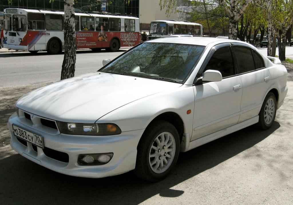 Автомобиль "Митсубиси Галант" 2002 года: фото, обзор, технические характеристики и отзывы