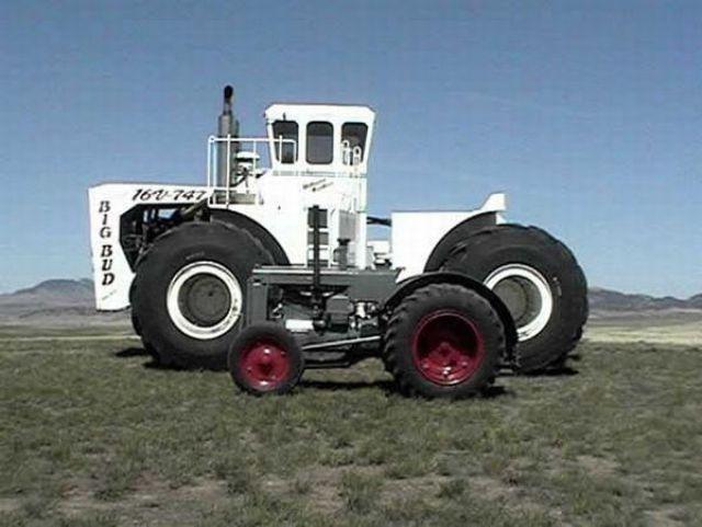 самый большой трактор в России