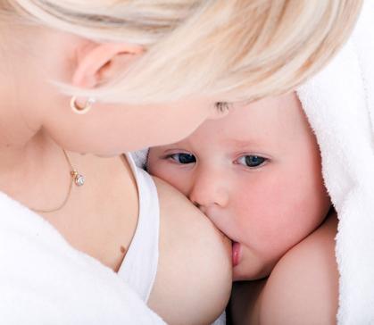 как правильно кормить ребенка грудным молоком