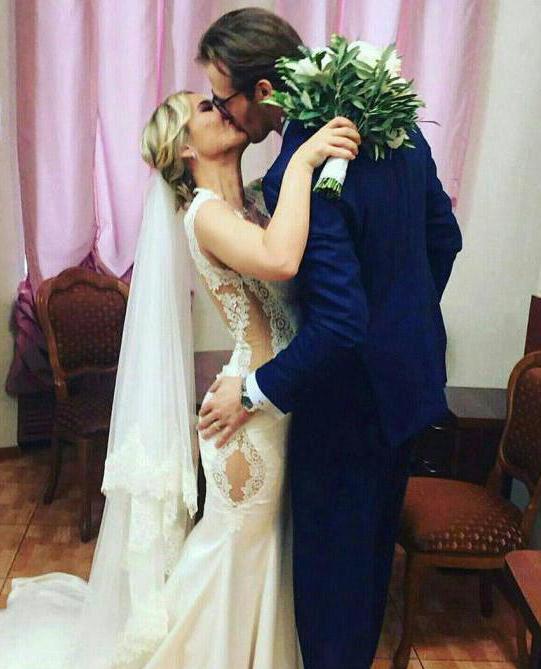 Пелагея вышла замуж за хоккеиста Ивана Телегина