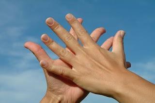 Бородавка на пальце: лечение