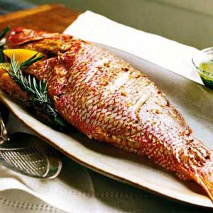 Филе рыбы, запеченное с овощами