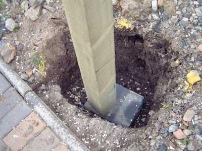 бетонирование столбов под забор