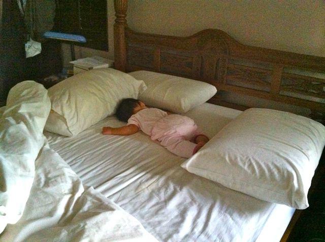 Ребенок упал с кровати что делать