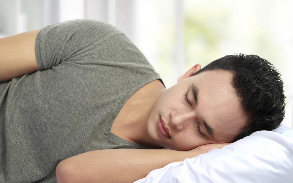 Беременный мужчина во сне