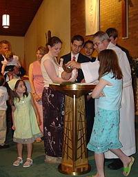 можно ли крестить ребенка крестной