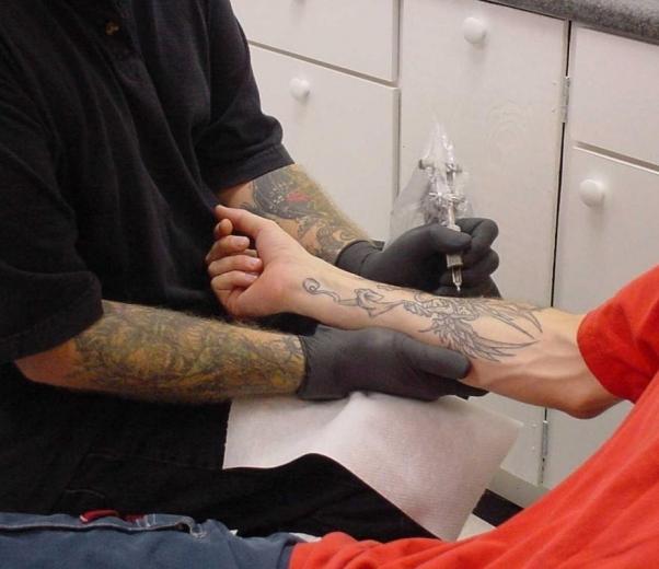 где сделать татуировку в москве
