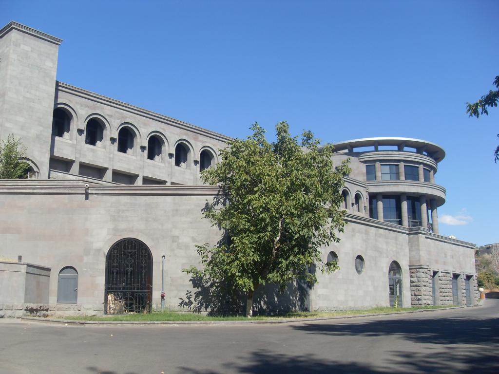 институт древних рукописей матенадаран
