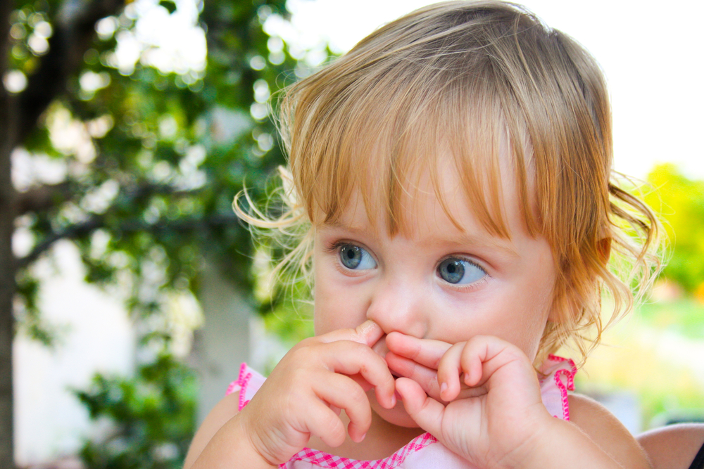 Почему дети едят козявки из носа