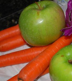 Квашеная капуста с яблоками: как правильно приготовить?