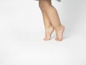 Что делать если ребенок ходит на носочках