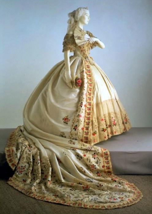 платье в стиле 19 века 