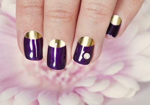фиолетовый лак для ногтей