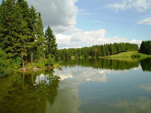 Зеркальное озеро