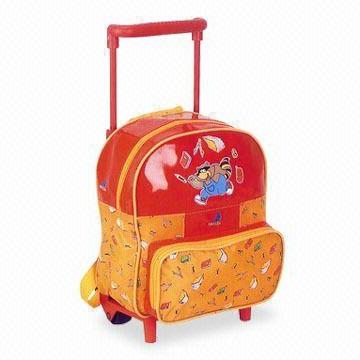 детский чемодан на колесах