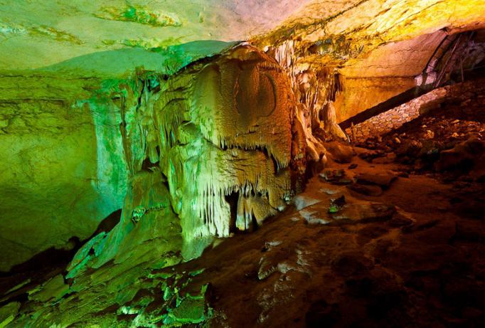 Мраморная пещера в Крыму фото