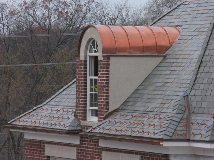Снегозадержание на крыше из металлочерепицы
