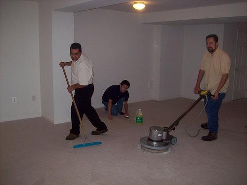 чистка ковровых покрытий на дому