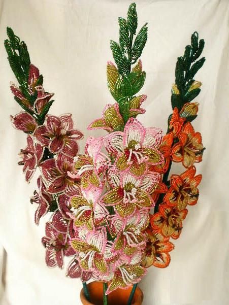 цветы из бисера гладиолус