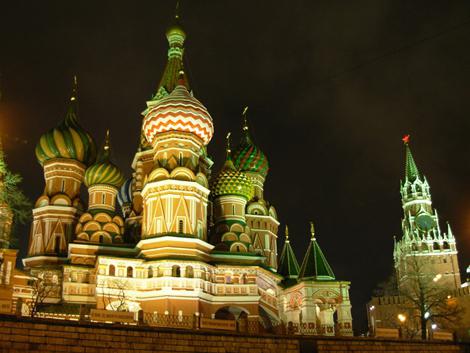 кто построил кремль в москве 