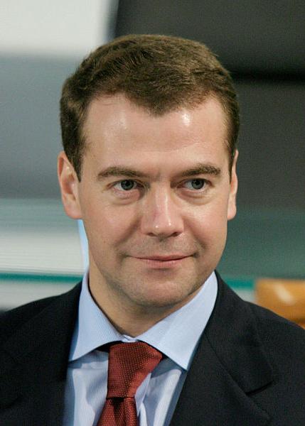 Сколько лет Медведеву Дмитрию