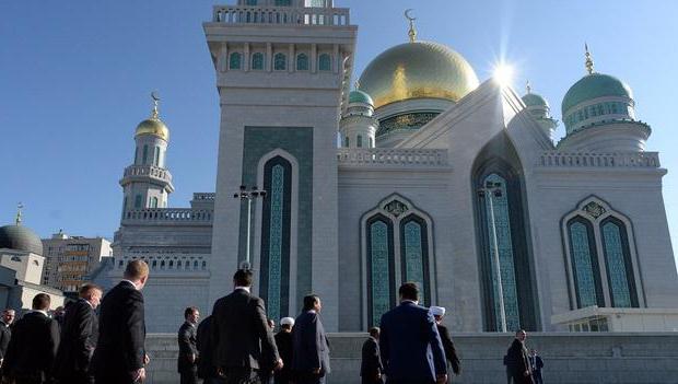 самая большая мечеть в европе фото
