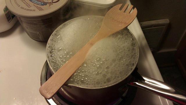 как очистить сковородки от нагара