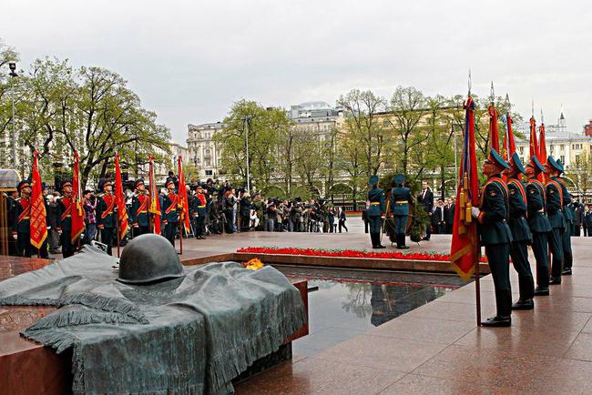 могила неизвестного солдата в москве