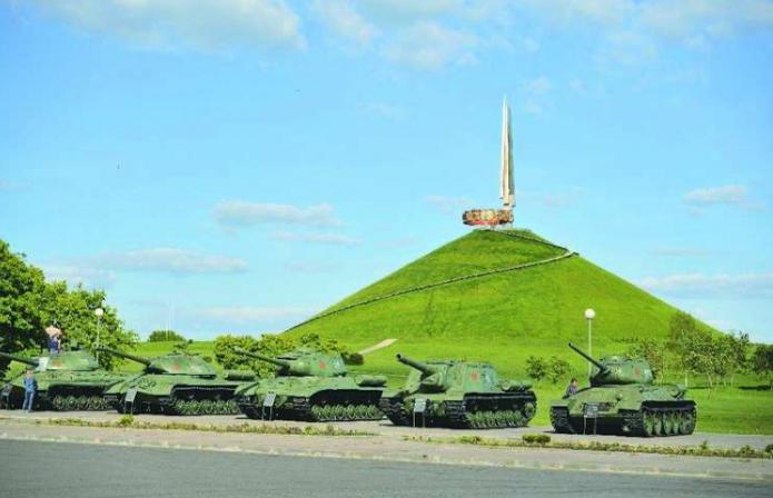 памятники в минске