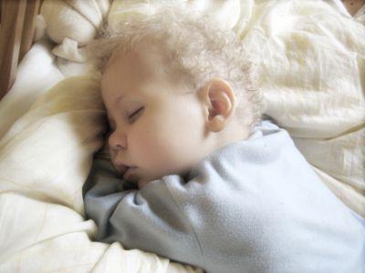 как отучить ребенка засыпать без груди 