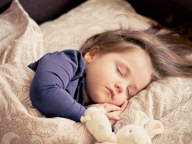 как отучить ребенка засыпать с грудью советы врача 