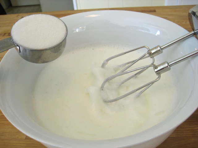 белковый крем для тортов который держит форму