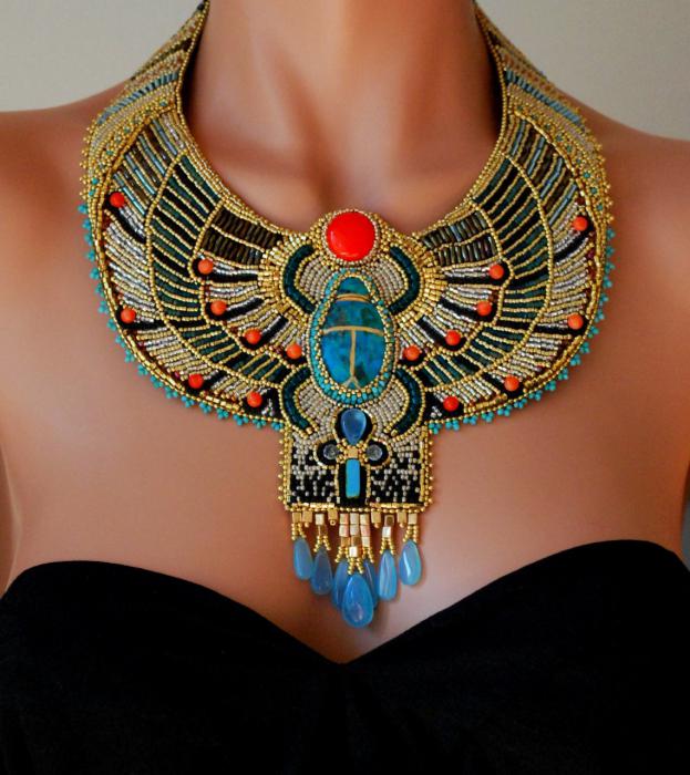 египетское украшение на шею
