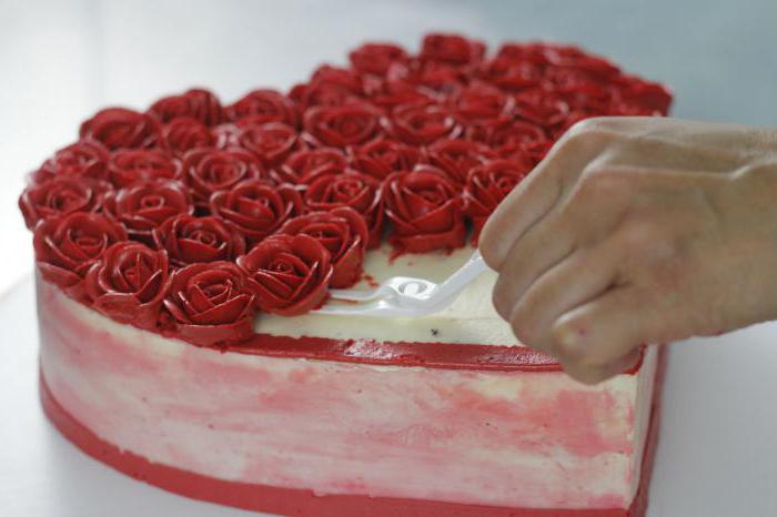 Украсить торт цветами из крема