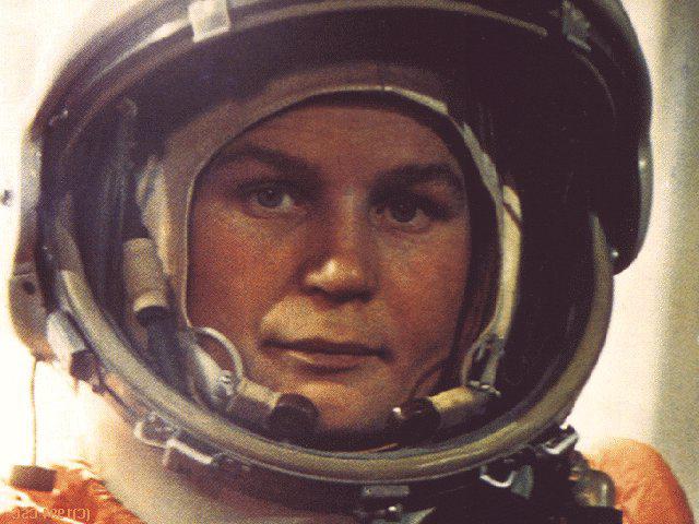 как звали первую женщину полетевшую в космос