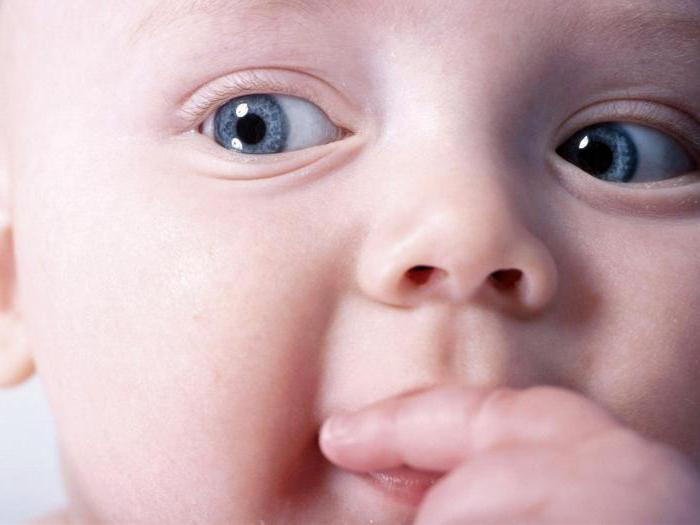 ребенок 1 месяц не наедается грудным молоком