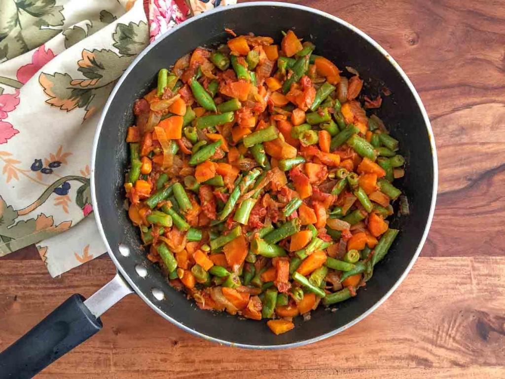 Диетический салат с фасолью: ингредиенты, рецепт приготовления с фото