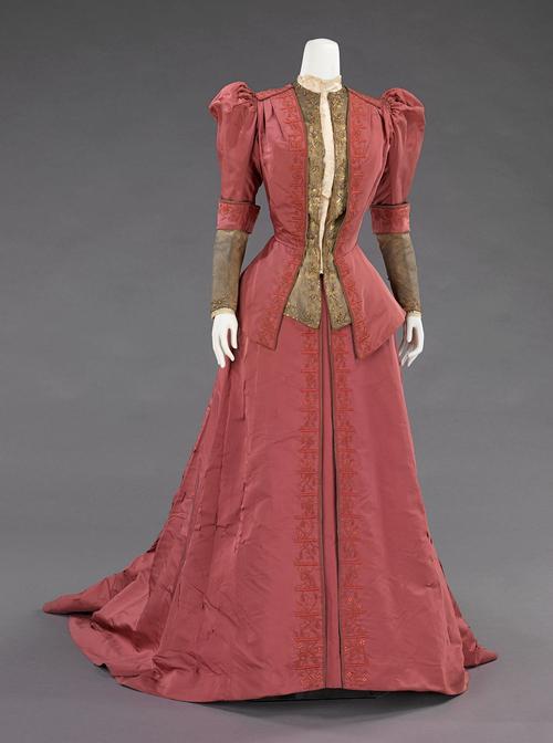 одежда в стиле 19 века 