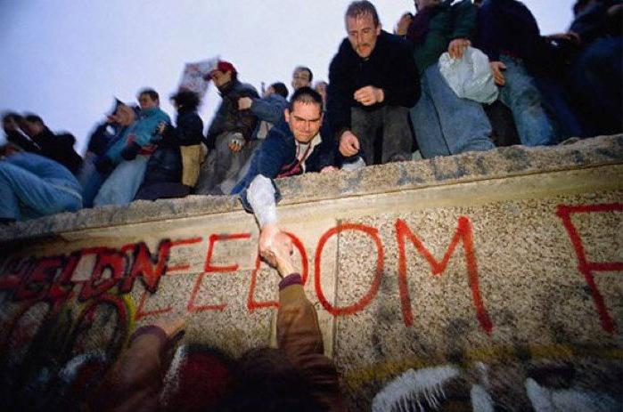 падение берлинской стены путин