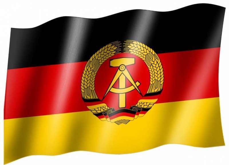 Флаг и герб ГДР: фото, описание и значение символов Восточной Германии