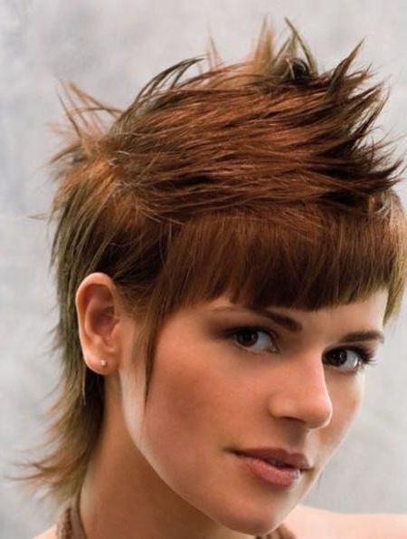 Короткая женская стрижка для тонких волос: фото