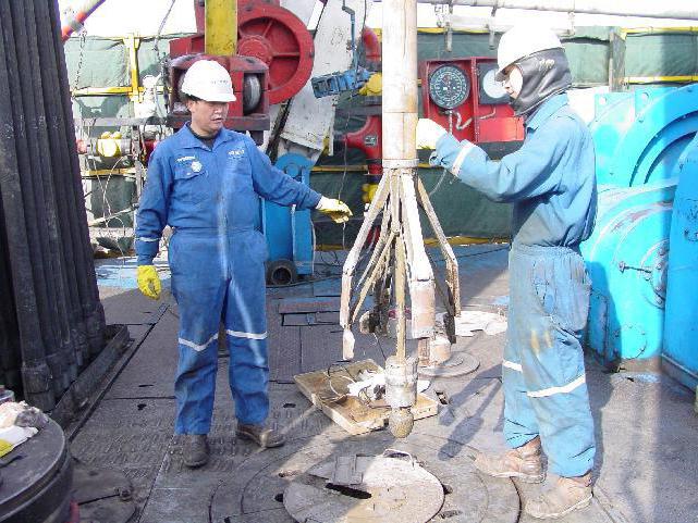 полевой инженер в нефтяной отрасли 